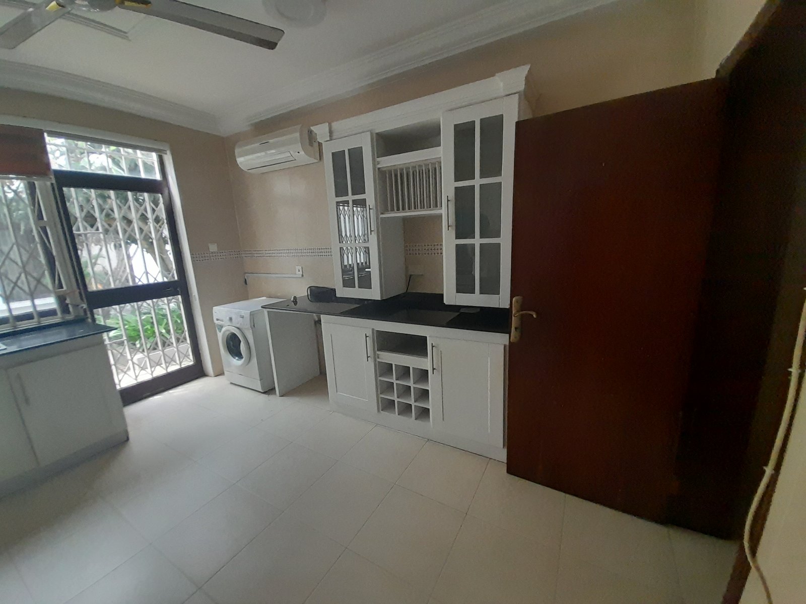 4 Bedroom Townhouse For Rent