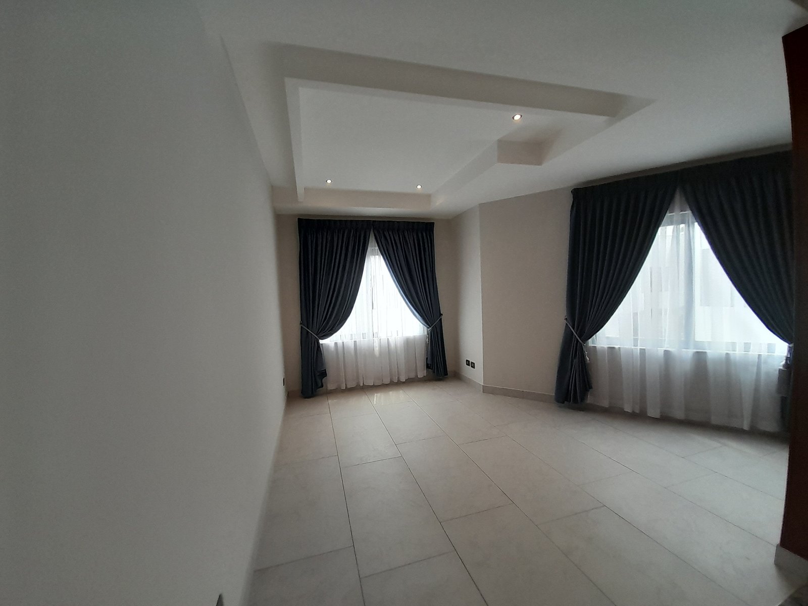 3 Bedroom +BQ Unfurnished For Rent  