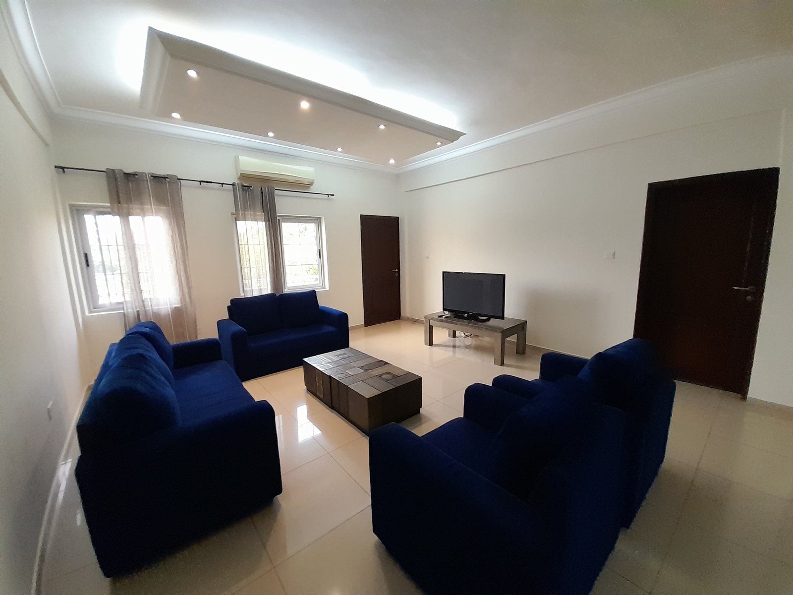 3 Bedroom +BQ Fully Furnished Apartment For Rent 