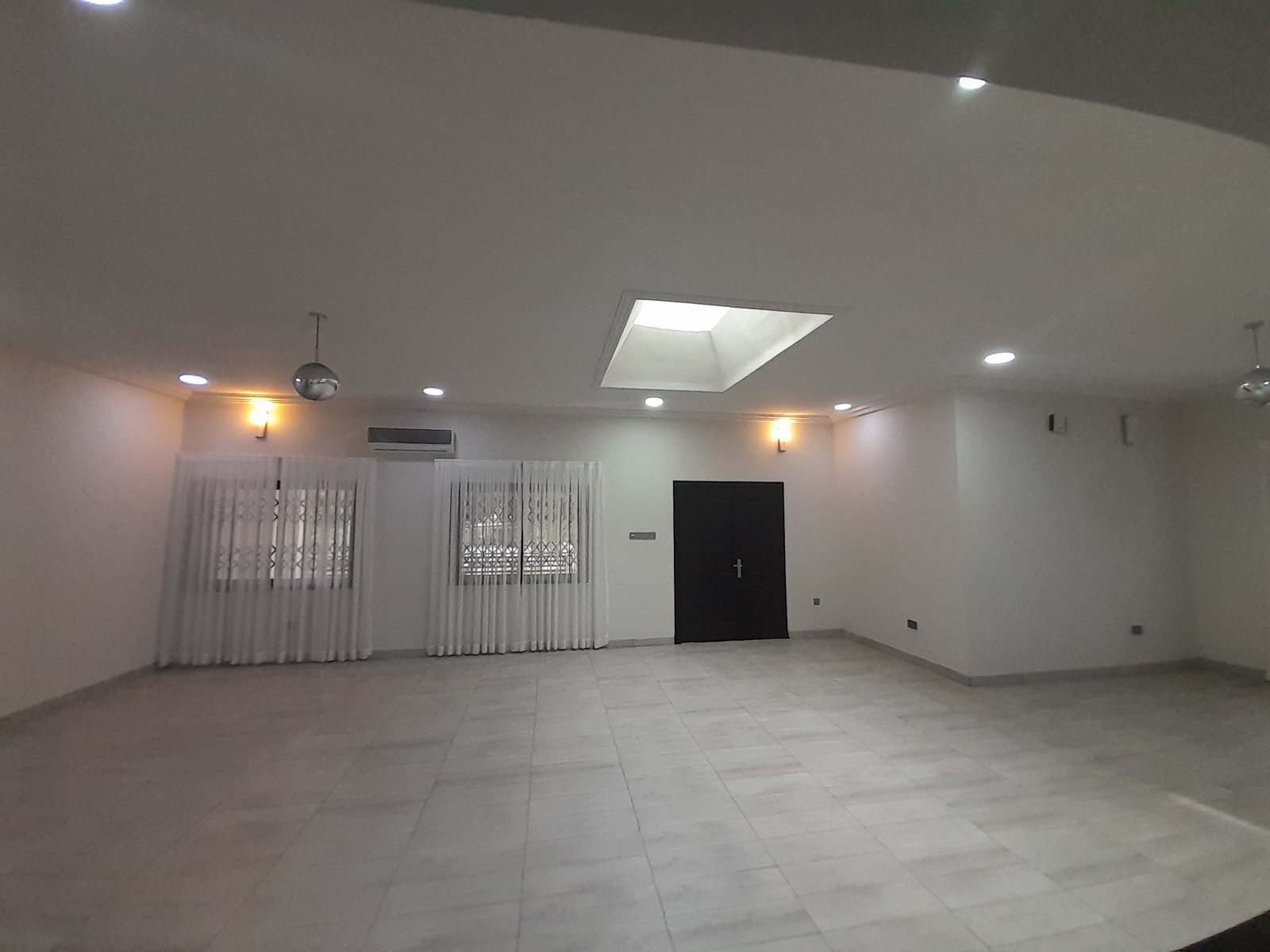 Unfurnished 3 Bedroom Apartment For Rent