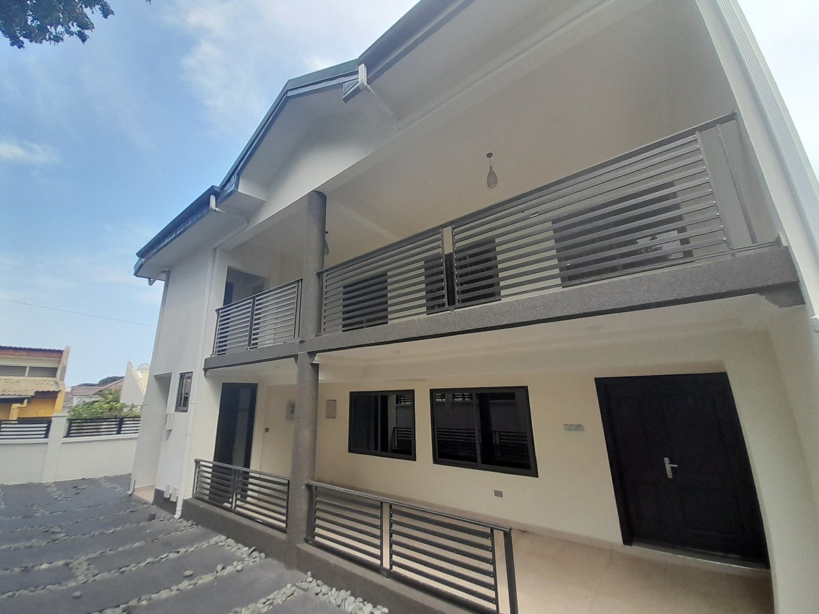 Unfurnished 3 Bedroom Apartment For Rent