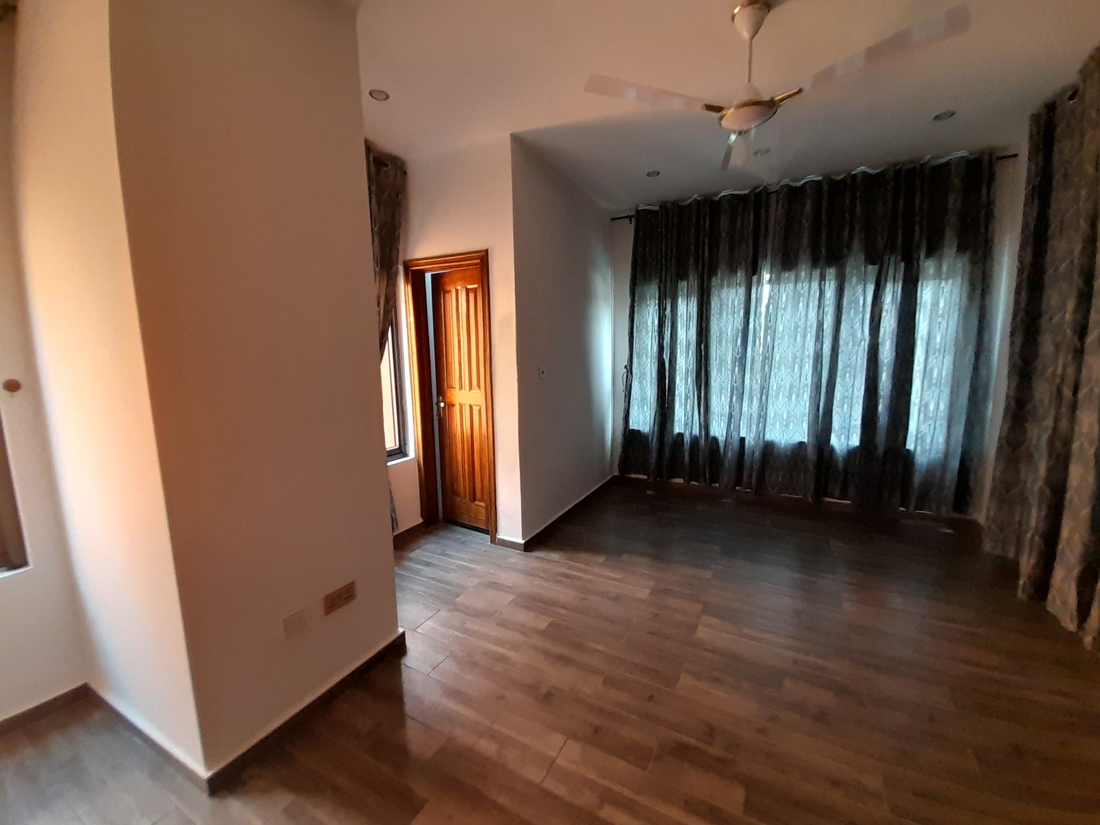 4 Bedroom Fully Furnished For Rent 