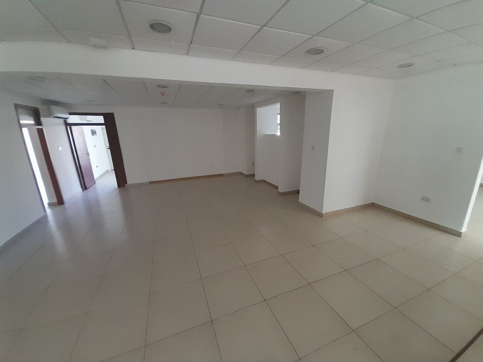 415sqm  Size Commercial Space For Rent 