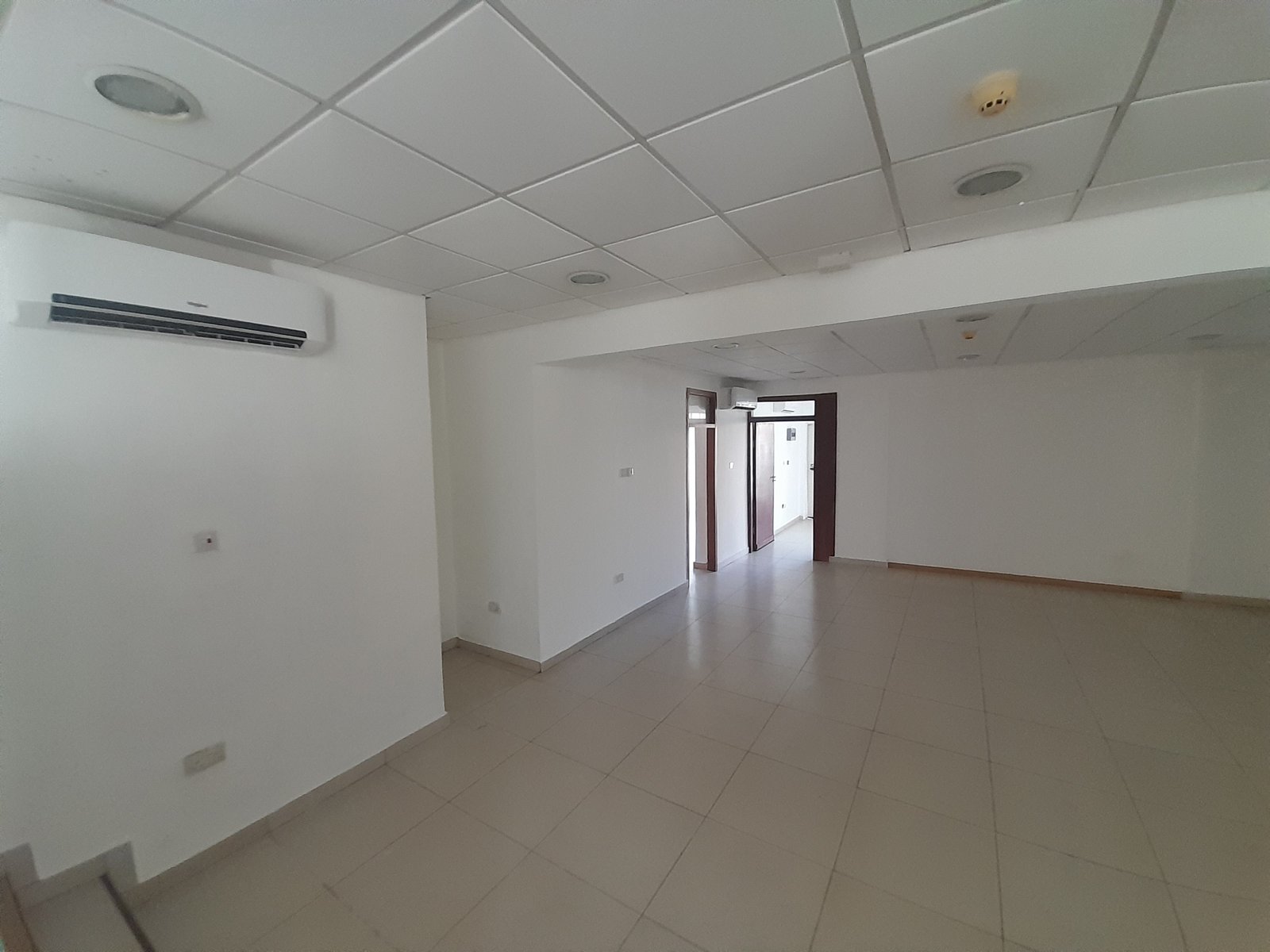 415sqm  Size Commercial Space For Rent 