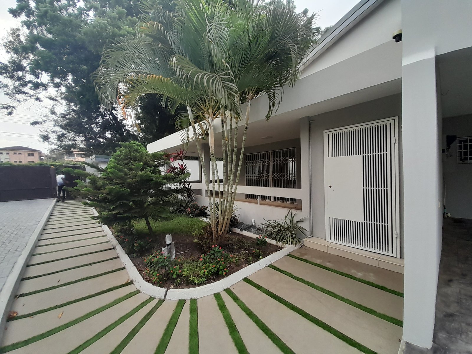 3 Bedroom House Unfurnished For Rent