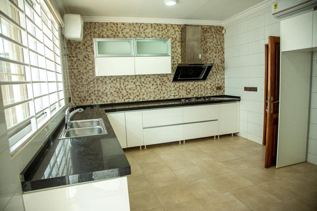 Fully Furnished 3 Bedroom House For Rent House 