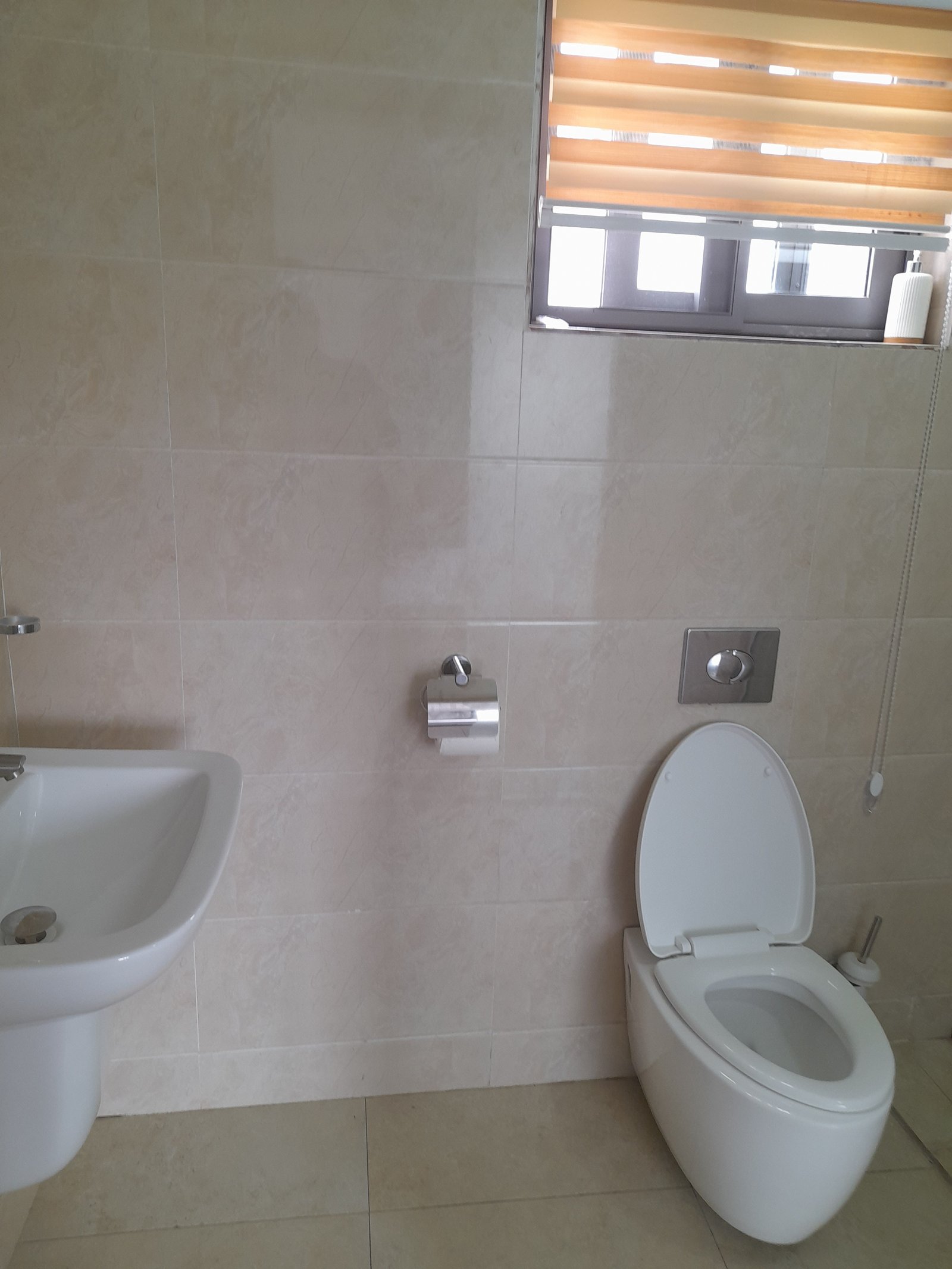 Executive Fully Furnished 3 Bedroom Apartment For Rent At Labone