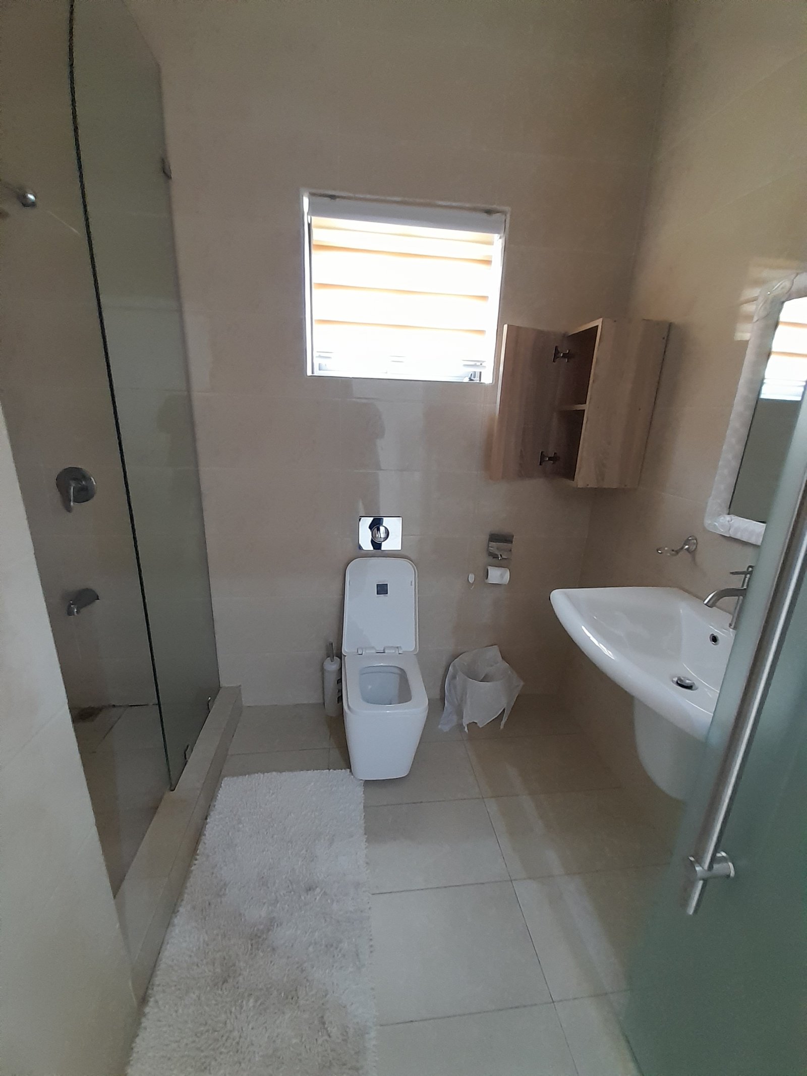 Executive Fully Furnished 3 Bedroom Apartment For Rent At Labone