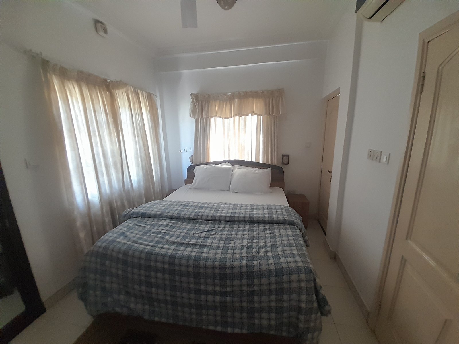 Fully Furnished 3 Bedroom Apartment For Rent At Roman Ridge