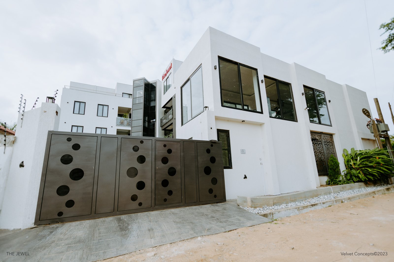 Executive Newly Built 3Bedroom Fully Furnished For Rent At East Airport